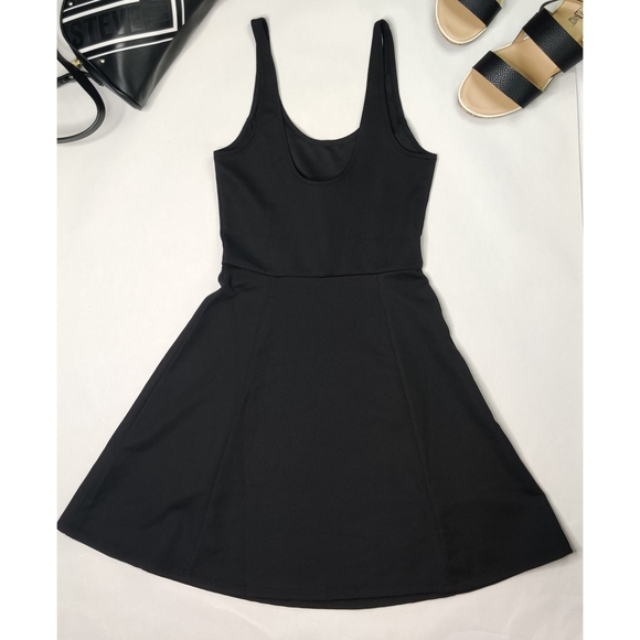 H&M DIVIDED | Women Skater Dress - Picture 3 of 7
